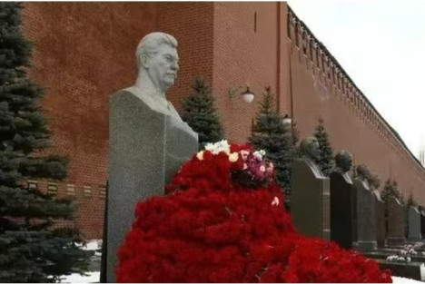 俄共中央主席久加诺夫纪念斯大林诞辰145周年讲话：三呼“乌拉”致敬伟大的领袖