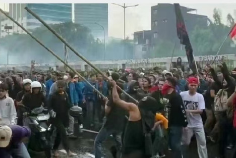 斗争中的印尼与尼泊尔：半殖民地半封建社会人民的出路何在?